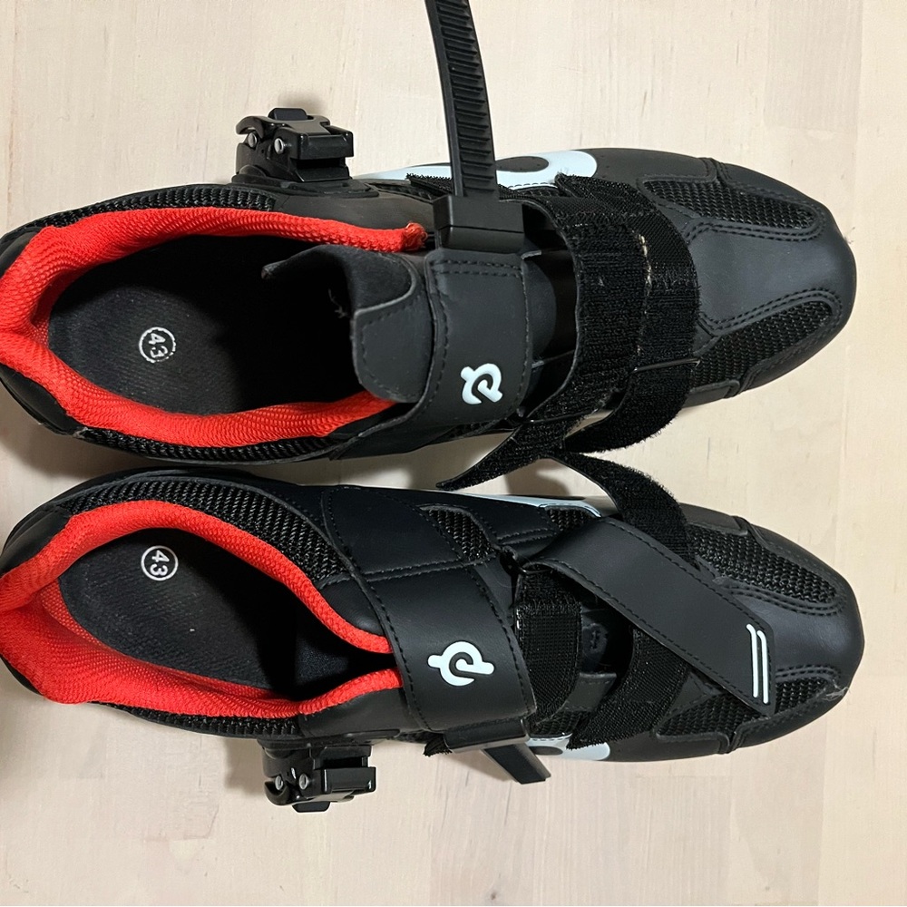 Peloton indoor cycling shoes rarely worn size 43